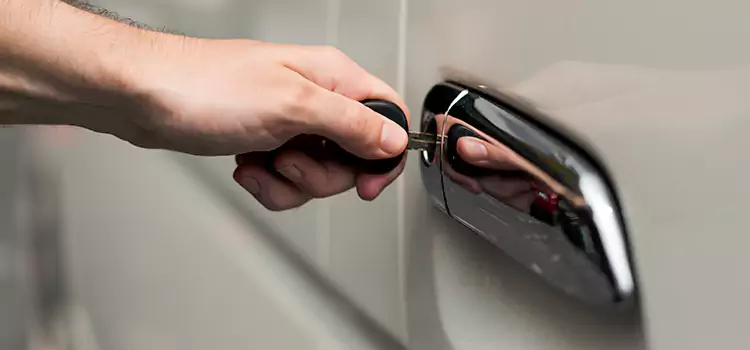 Why Choose Our Auto Locksmith Team in Ronkonkoma, NY?